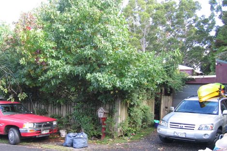 Photo of property in 33 Minnehaha Avenue, Titirangi, Auckland, 0604
