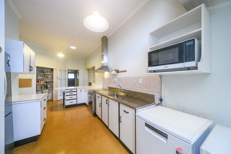 Photo of property in 11 Beresford Street, Takaro, Palmerston North, 4410