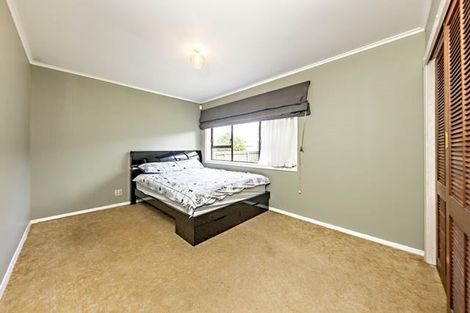Photo of property in 30 Sutton Crescent, Papakura, 2110