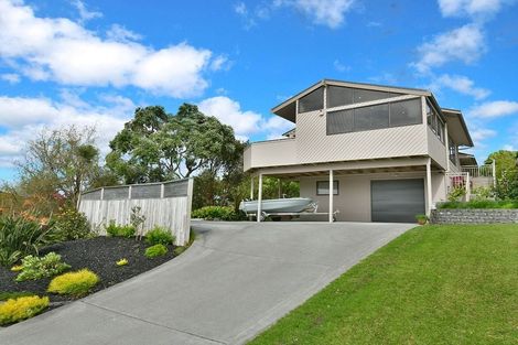 Photo of property in 11 Rosario Crescent, Red Beach, 0932