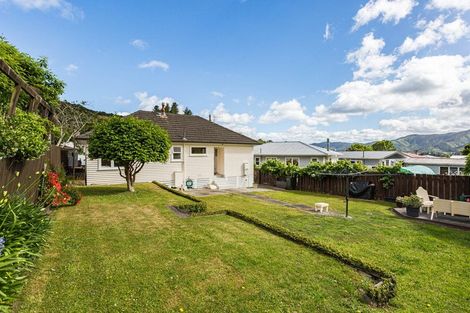 Photo of property in 11 Gardiner Grove, Wainuiomata, Lower Hutt, 5014