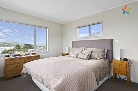 Photo of property in 10a Chapman Street, Newlands, Wellington, 6037