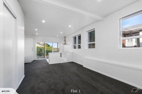 Photo of property in 4313a Great North Road, Glendene, Auckland, 0602