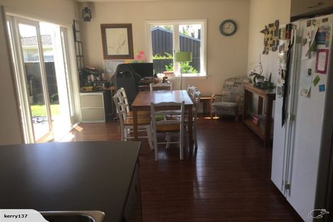 Photo of property in 27 Wades Avenue, Saint Martins, Christchurch, 8022