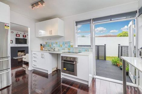 Photo of property in 1556 Great North Road, Waterview, Auckland, 1026