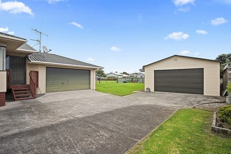 Photo of property in 915 East Coast Road, Kaiaua, Pokeno, 2473