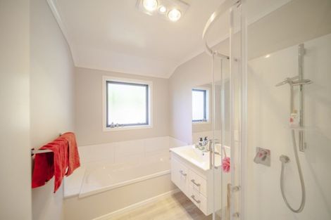 Photo of property in 5 Windsor Road, Waipawa, 4210