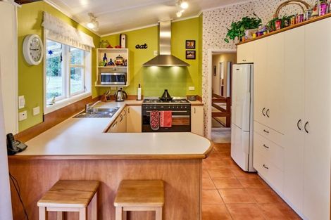 Photo of property in 21 Lupin Terrace, Tawa, Wellington, 5028