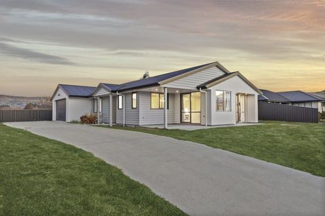 Photo of property in 12 Hebbard Court, Albert Town, Wanaka, 9305