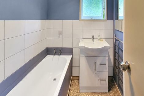 Photo of property in 1/44 Stanley Road, Glenfield, Auckland, 0629