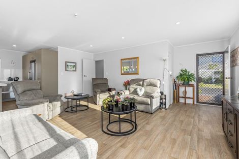 Photo of property in 1/54 Florence Avenue, Orewa, 0931