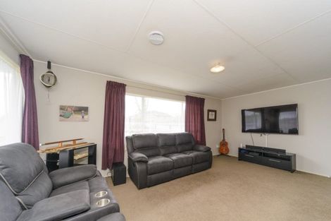 Photo of property in 1 Escort Grove, Awapuni, Palmerston North, 4412
