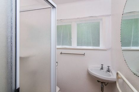 Photo of property in 118 Kelburn Parade, Kelburn, Wellington, 6012