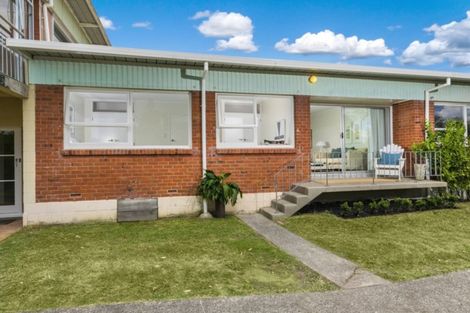 Photo of property in 2/134 Calliope Road, Stanley Point, Auckland, 0624