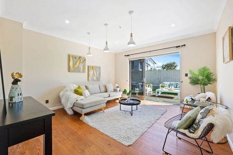 Photo of property in 41 Compass Way, Half Moon Bay, Auckland, 2012