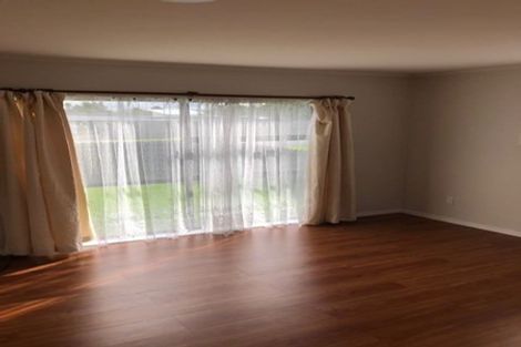 Photo of property in 2/328 Bucklands Beach Road, Bucklands Beach, Auckland, 2012