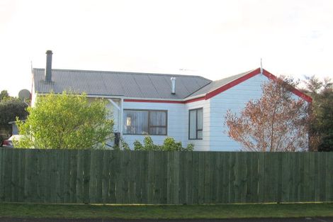 Photo of property in 46 Oakfield Crescent, Pukete, Hamilton, 3200