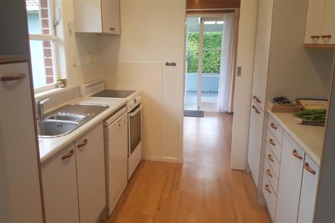 Photo of property in 6 Walton Avenue, Waikanae, 5036