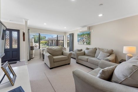 Photo of property in 15 Ian Peter Way, Otaki, 5512