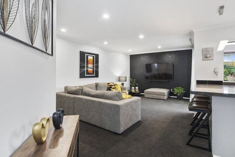 Photo of property in 34 Teal Place, Pyes Pa, Tauranga, 3112