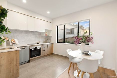 Photo of property in 11/9 Schnapper Rock Road, Greenhithe, Auckland, 0632