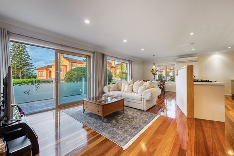 Photo of property in 7 Star Place, Cockle Bay, Auckland, 2014