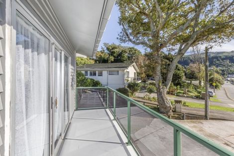 Photo of property in 26 Collins Avenue, Tawa, Wellington, 5028