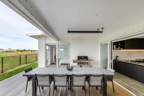 Photo of property in 4 Jeffs Way, Papamoa Beach, Papamoa, 3118