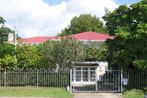 Photo of property in 46 Nikau Street, New Lynn, Auckland, 0600