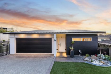 Photo of property in 62 Endeavour Drive, Whitby, Porirua, 5024