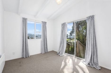 Photo of property in 37a Bedford Street, Cannons Creek, Porirua, 5024