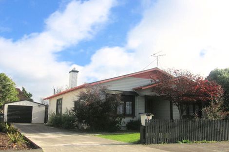 Photo of property in 32 Burns Avenue, Takaro, Palmerston North, 4412