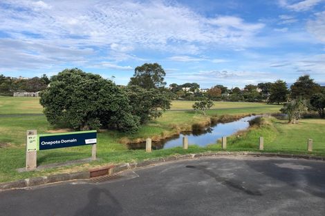 Photo of property in 7 Puawai Place, Northcote, Auckland, 0627