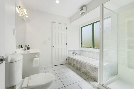 Photo of property in 3/182 Mokoia Road, Chatswood, Auckland, 0626