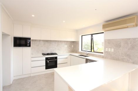 Photo of property in 73 Aberfeldy Avenue, Highland Park, Auckland, 2010