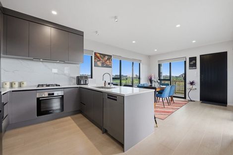 Photo of property in 13 Ngakau Road, Karaka, 2113