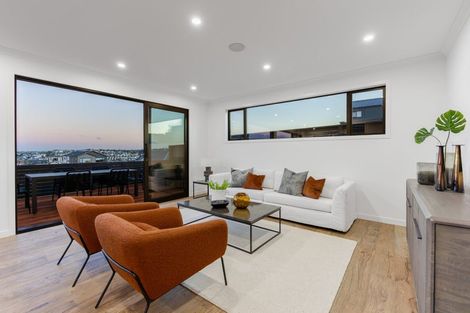 Photo of property in 52 Kumukumu Road, Long Bay, Auckland, 0630