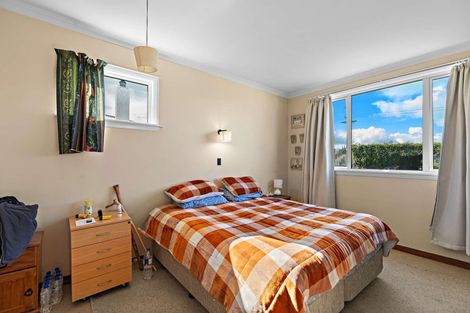 Photo of property in 10 Oturi Road, Waverley, 4510