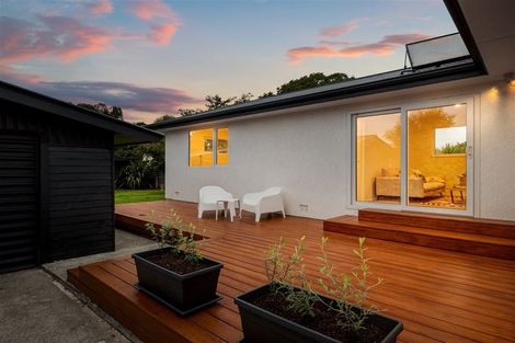 Photo of property in 136 Avonhead Road, Avonhead, Christchurch, 8042