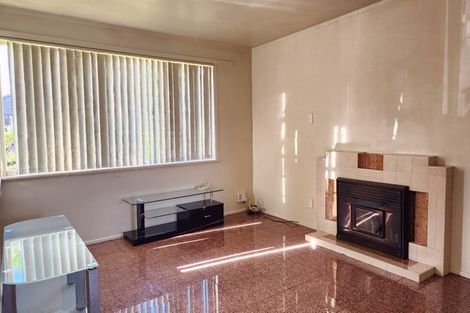 Photo of property in 5 Alan Avenue, Henderson, Auckland, 0610