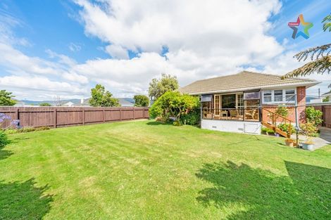 Photo of property in 1 Craig Grove, Elderslea, Upper Hutt, 5018