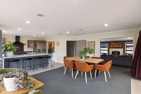Photo of property in 6 Trump Place, Kelvin Grove, Palmerston North, 4414