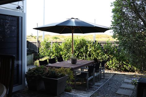 Photo of property in 742a Papamoa Beach Road, Papamoa Beach, Papamoa, 3118