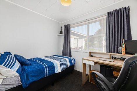 Photo of property in 28 Mawney Road, Henderson, Auckland, 0610