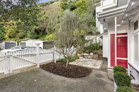 Photo of property in 22 Matipo Street, Eastbourne, Lower Hutt, 5013