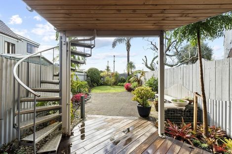 Photo of property in 3/56 Milford Road, Milford, Auckland, 0620