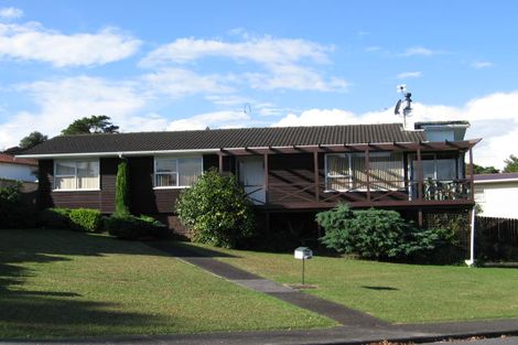 Photo of property in 47 Lantana Road, Green Bay, Auckland, 0604