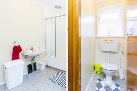 Photo of property in 53 Totara Park Road, Clouston Park, Upper Hutt, 5018