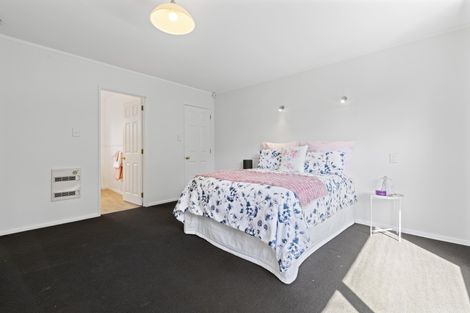 Photo of property in 1/16 Dalmahoy Place, Wattle Downs, Auckland, 2103