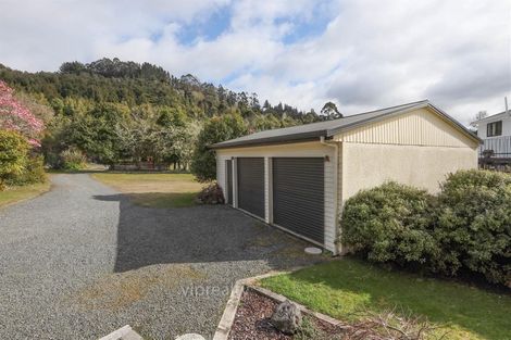 Photo of property in 15 Okareka Loop Road, Lake Okareka, Rotorua, 3076
